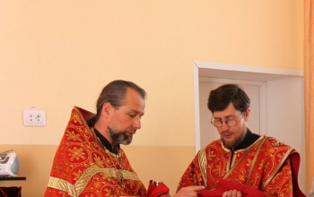 48 воспитанников Борисовского дома ребенка причастились Святых Христовых Таин