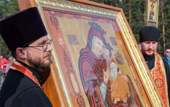 Крестный ход с  иконой Божией Матери «Велятичская»