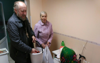 Поздравление с Пасхой пожилых людей, проживающих в социальных учреждениях