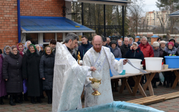 Освящение воды в храме Рождества Христова в Крещенский сочельник