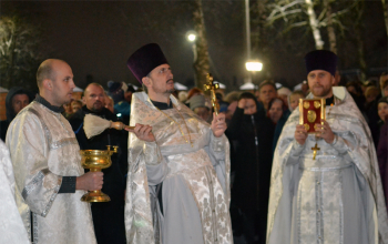 Праздничная Божественная литургия в храме Рождества Христова