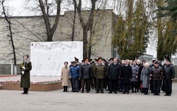 Церемония возложения цветов к памятнику «Жертвам фашизма»