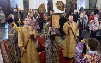 Икона и частица святых мощей священномученика Харалампия Магнезийского