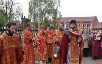 В неделю 5-ю по Пасхе епископ Борисовский и Марьиногорский Вениамин совершил Божественную литургию в кафедральном соборе Воскресения Христова
