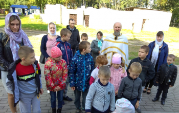 Первоклассники с родителями посетили храм Святой Живоначальной Троицы