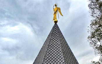  В монастырь отправились сотрудники Борисовского роддома