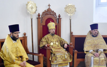 Предстоятель Белорусской Православной церкви совершил Божественную литургию в кафедральном соборе Воскресения Христова