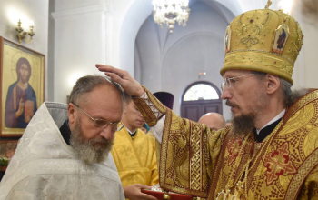 Предстоятель Белорусской Православной церкви совершил Божественную литургию в кафедральном соборе Воскресения Христова