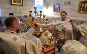 Митрополит Вениамин возглавил Литургию в Богоявленском храме