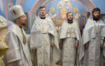 Митрополит Вениамин возглавил литургию в домовом храме в честь святителя Саввы Сербского