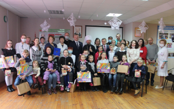 Митрополит Вениамин встретился с многодетными семьями в Борисове