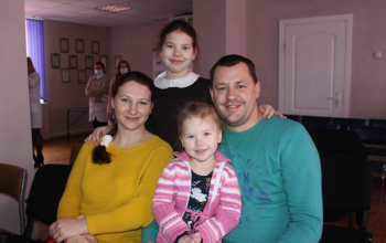 Митрополит Вениамин встретился с многодетными семьями в Борисове