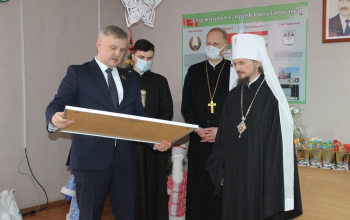 Митрополит Вениамин встретился с многодетными семьями в Борисове