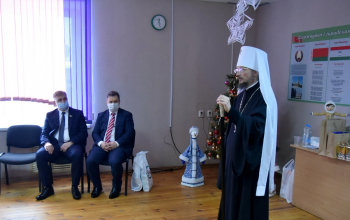 Митрополит Вениамин встретился с многодетными семьями в Борисове