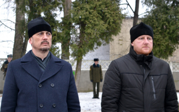 Благочинные Борисовского церковного округа возложили цветы к памятнику жертв фашизма