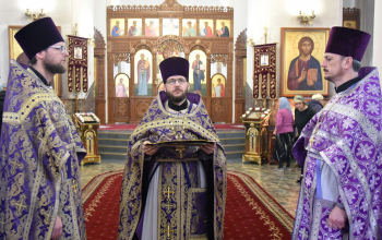 Митрополит Вениамин в кафедральном соборе Воскресения Христова