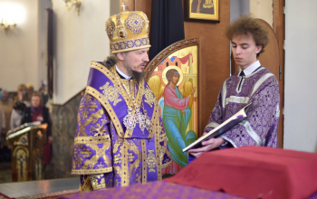 Митрополит Вениамин в кафедральном соборе Воскресения Христова