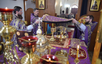 Митрополит Вениамин в кафедральном соборе Воскресения Христова