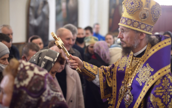 Митрополит Вениамин в кафедральном соборе Воскресения Христова