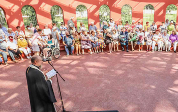 Священник принял участие в открытии летнего амфитеатра 