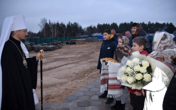 Патриарший Экзарх освятил нижний придел Князь-Владимирского храма