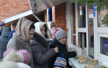 Праздничная елка в храме Рождества Христова