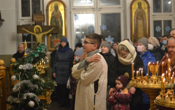 Праздничная Божественная литургия в храме Рождества Христова