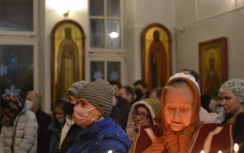 Праздничная Божественная литургия в храме Рождества Христова