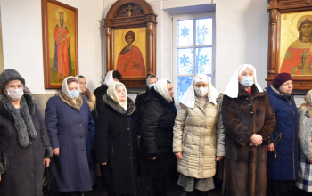 Патриарший Экзарх совершил Божественную литургию в храме Рождества Христова