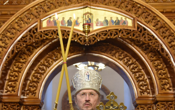 Патриарший Экзарх совершил Божественную литургию в храме Рождества Христова