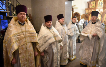 Патриарший Экзарх совершил Божественную литургию в храме Рождества Христова