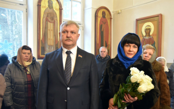 Патриарший Экзарх совершил Божественную литургию в храме Рождества Христова