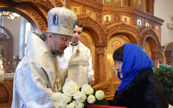 Патриарший Экзарх совершил Божественную литургию в храме Рождества Христова