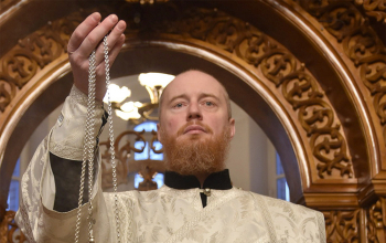 Патриарший Экзарх совершил Божественную литургию в храме Рождества Христова