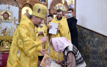 Митрополит Вениамин совершил Литургию в кафедральном соборе г.Борисова