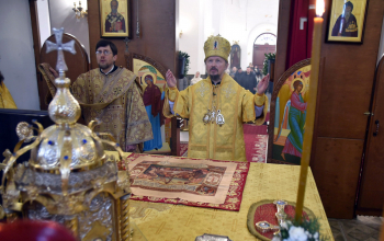 Митрополит Вениамин совершил Литургию в кафедральном соборе г.Борисова