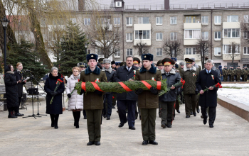 Торжественная церемония возложения цветов к памятнику «Жертвам фашизма»