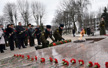 Торжественная церемония возложения цветов к памятнику «Жертвам фашизма»