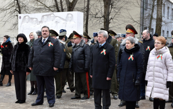 Торжественная церемония возложения цветов к памятнику «Жертвам фашизма»