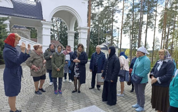 Инвалиды по зрению посетили монастырь в д.Барань