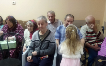 Поздравление с Пасхой проживающих в больницах сестринского ухода и в государственных социальных учреждениях