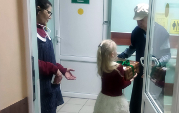 Поздравление с Пасхой проживающих в больницах сестринского ухода и в государственных социальных учреждениях