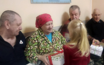 Поздравление с Пасхой проживающих в больницах сестринского ухода и в государственных социальных учреждениях