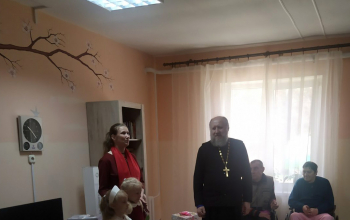 Поздравление с Пасхой проживающих в больницах сестринского ухода и в государственных социальных учреждениях