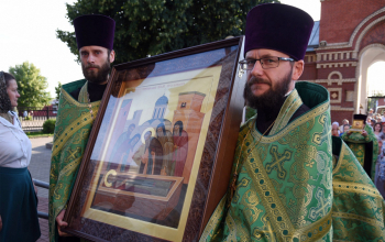 Ковчег с мощами преподобного Сергия Радонежского и икона святого в Борисовской епархии