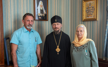 Сотрудники Борисовского епархиального управления и кафедрального собора поздравили архипастыря с Днем тезоименитства