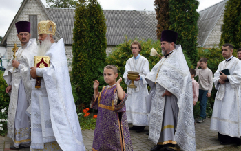 Божественная литургия в храме великомученика Георгия Победоносца гп. Смиловичи 