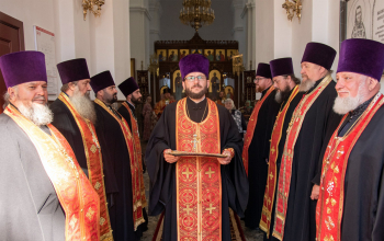 Богослужение в кафедральном соборе накануне Дня памяти священномученика Вениамина