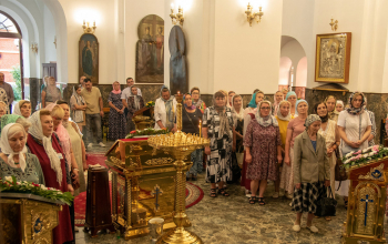 Богослужение в кафедральном соборе накануне Дня памяти священномученика Вениамина