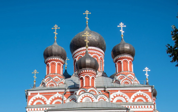 Богослужение в кафедральном соборе накануне Дня памяти священномученика Вениамина